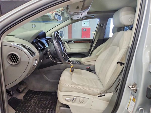 2013 AUDI Q7 Premium Plus