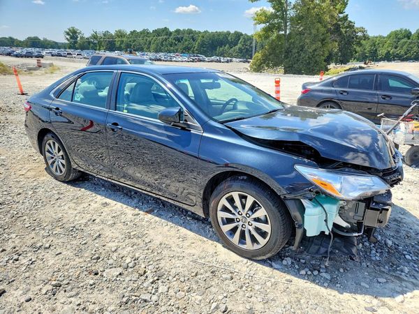 2017 TOYOTA CAMRY