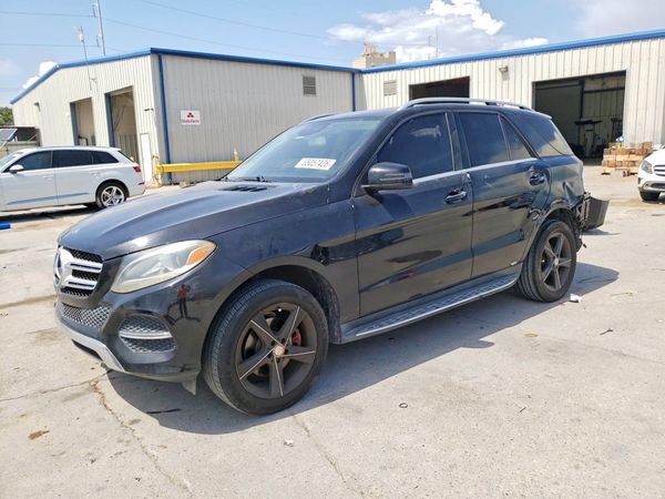 2016 MERCEDES-BENZ GLE-CLASS GLE350 — Front 3/4