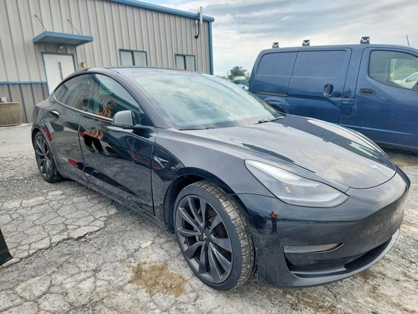2021 TESLA MODEL 3