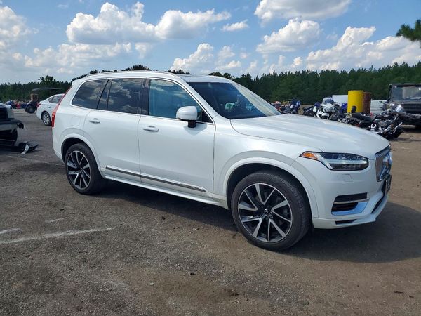 2021 VOLVO XC90