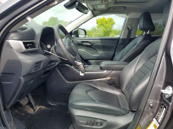 2024 TOYOTA HIGHLANDER