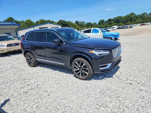 2021 VOLVO XC90 Momentum