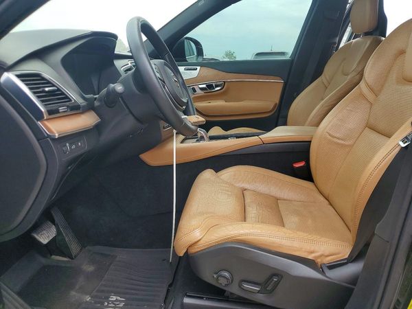 2016 VOLVO XC90