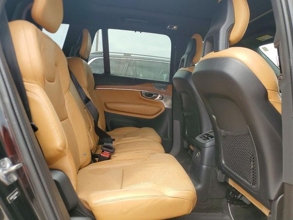 2016 VOLVO XC90