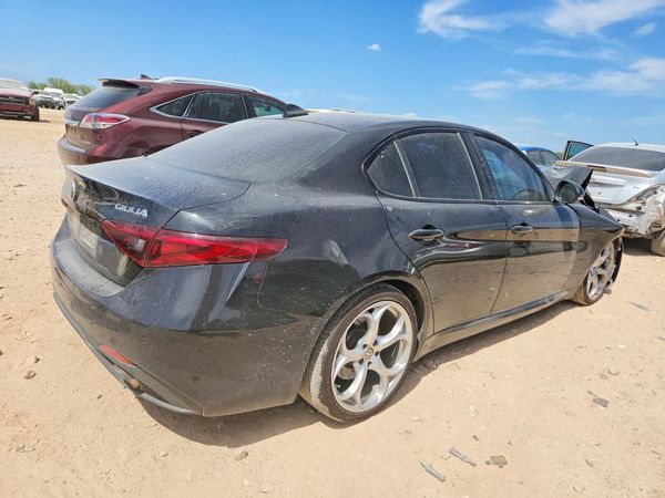 2018 ALFA ROMEO GIULIA TI RWD