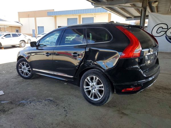 2015 VOLVO XC60 Premier (non R design)