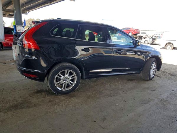 2015 VOLVO XC60 Premier (non R design)