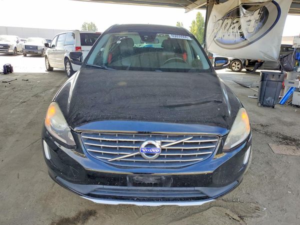 2015 VOLVO XC60 Premier (non R design)