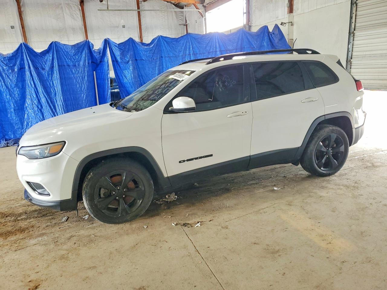 2019 JEEP CHEROKEE Latitude Plus — Front 3/4