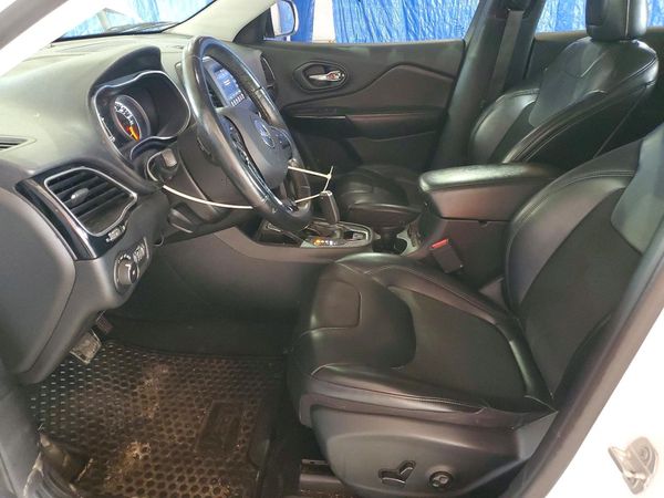 2019 JEEP CHEROKEE Latitude Plus — DENT