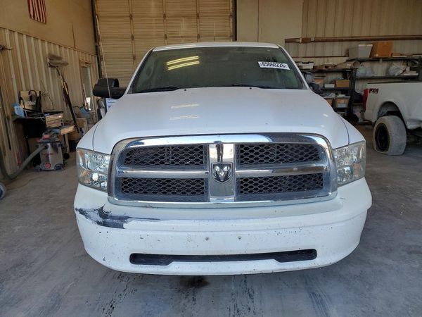 2015 RAM 1500 ST QUAD CAB 4X4