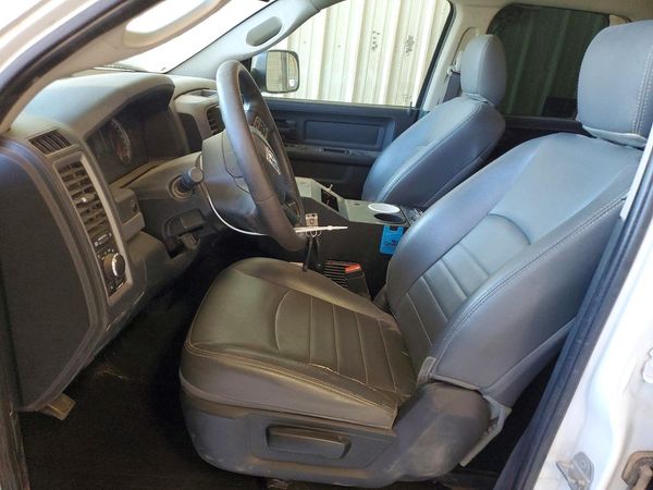 2015 RAM 1500 ST QUAD CAB 4X4