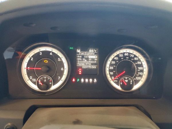 2015 RAM 1500 ST QUAD CAB 4X4