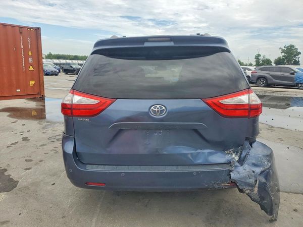 2015 TOYOTA SIENNA