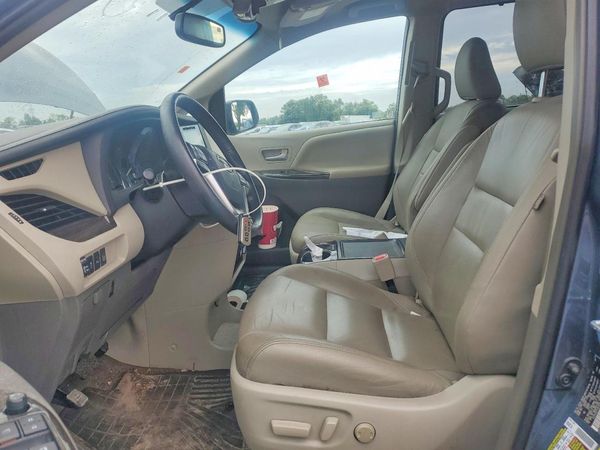 2015 TOYOTA SIENNA