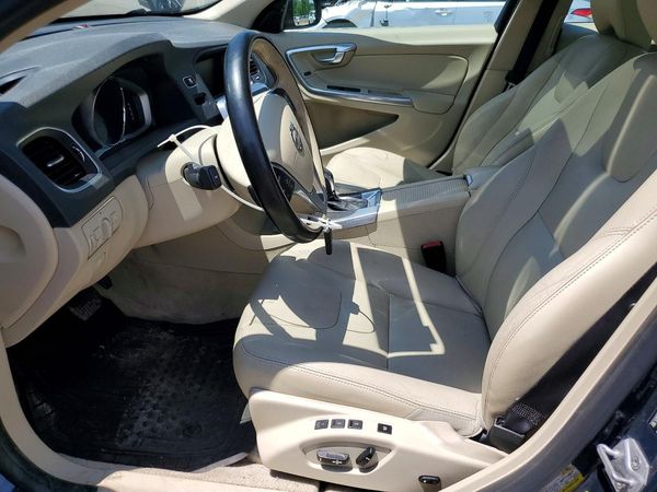 2015 VOLVO S60