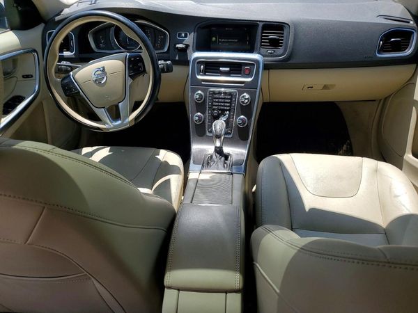 2015 VOLVO S60