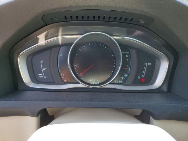 2015 VOLVO S60