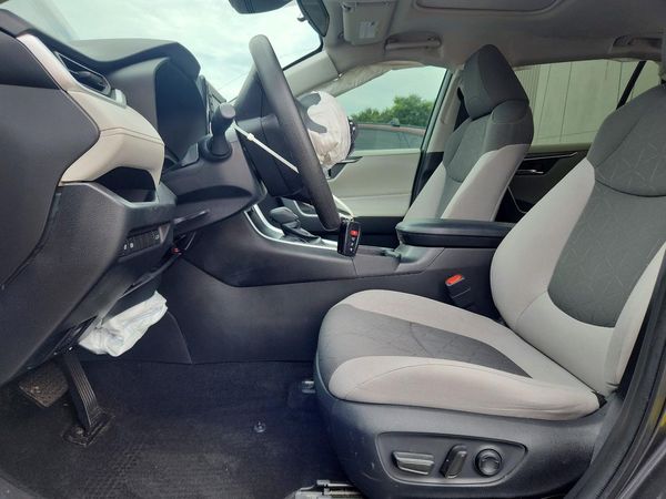 2022 TOYOTA RAV4 XLE
