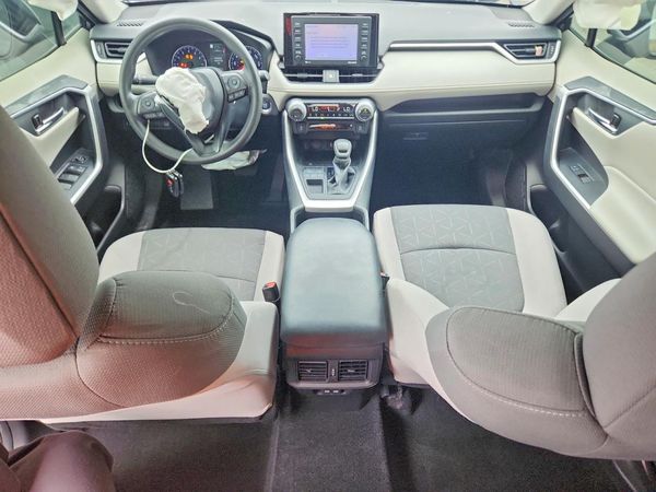 2022 TOYOTA RAV4 XLE