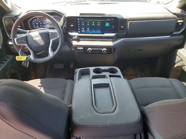 2024 CHEVROLET SILVERADO LT