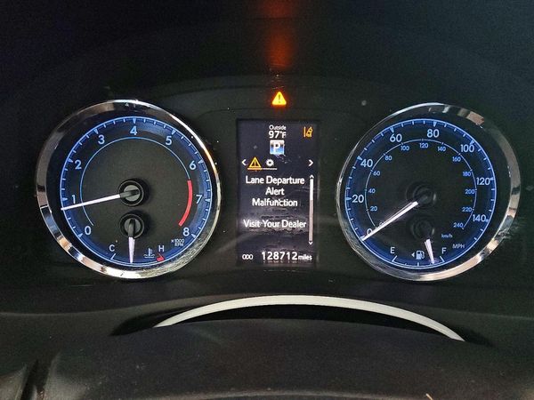 2017 TOYOTA COROLLA