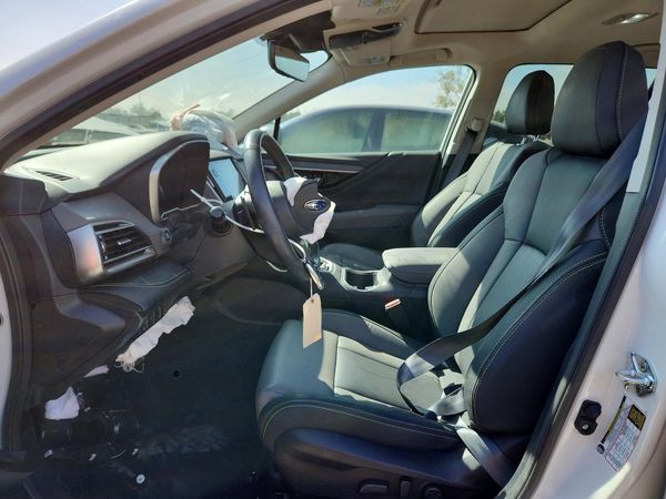 2025 SUBARU OUTBACK Onyx Edition — DENT
