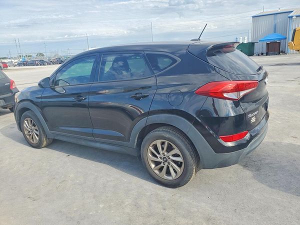 2017 HYUNDAI TUCSON SE (no options)