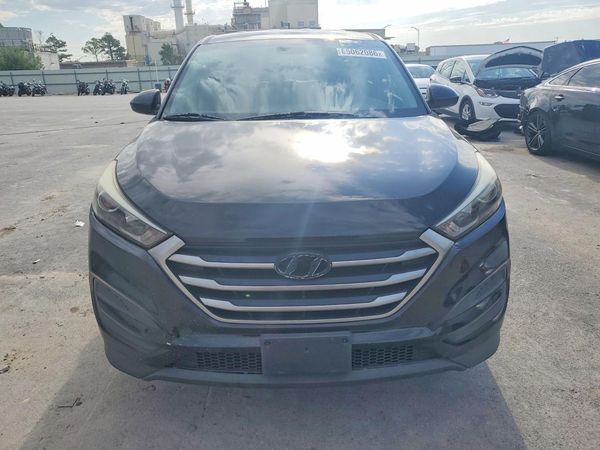 2017 HYUNDAI TUCSON SE (no options)