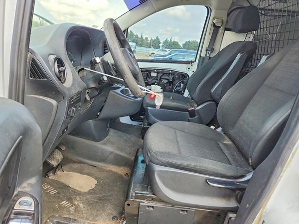 2016 MERCEDES-BENZ METRIS — DENT