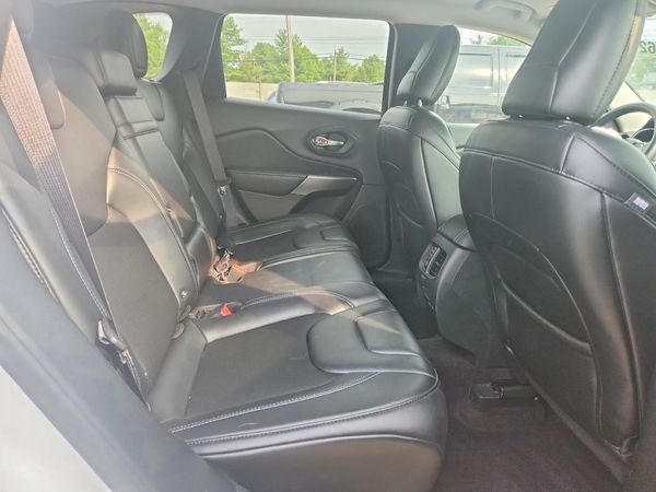 2019 JEEP CHEROKEE LATITUDE PLUS 4X4