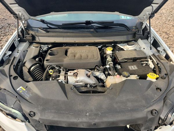 2019 JEEP CHEROKEE LATITUDE PLUS 4X4