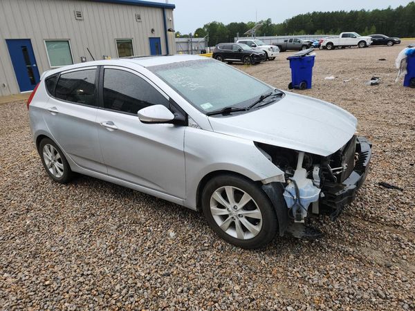 2013 HYUNDAI ACCENT GLS Premium/ SE