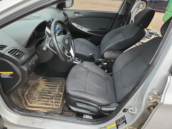 2013 HYUNDAI ACCENT GLS Premium/ SE