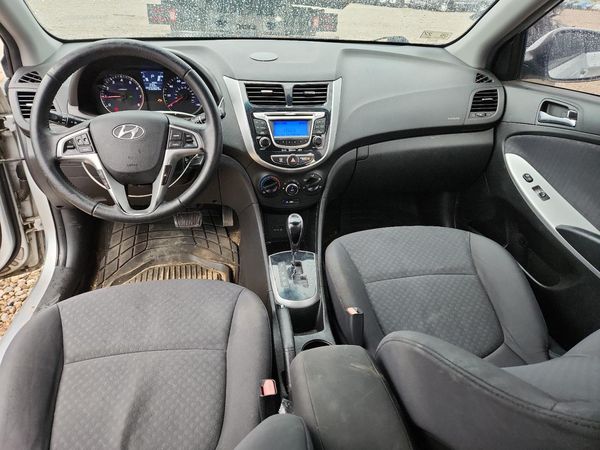2013 HYUNDAI ACCENT GLS Premium/ SE