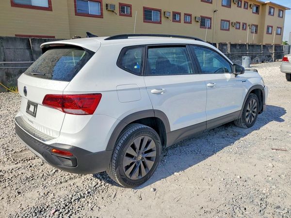 2022 VOLKSWAGEN TAOS