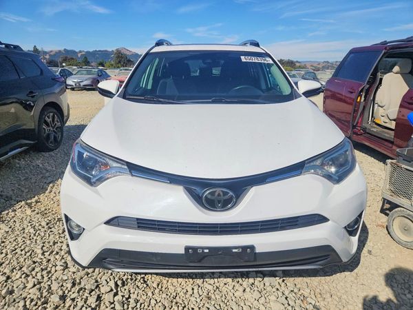 2018 TOYOTA RAV4 Adventure/XLE