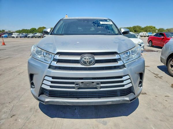 2019 TOYOTA HIGHLANDER LE/LE Plus