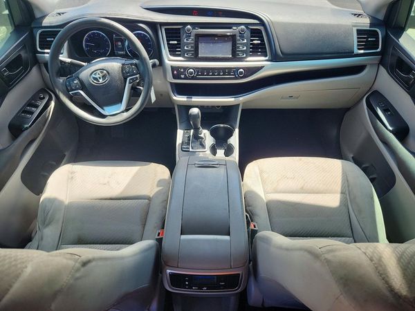 2019 TOYOTA HIGHLANDER LE/LE Plus