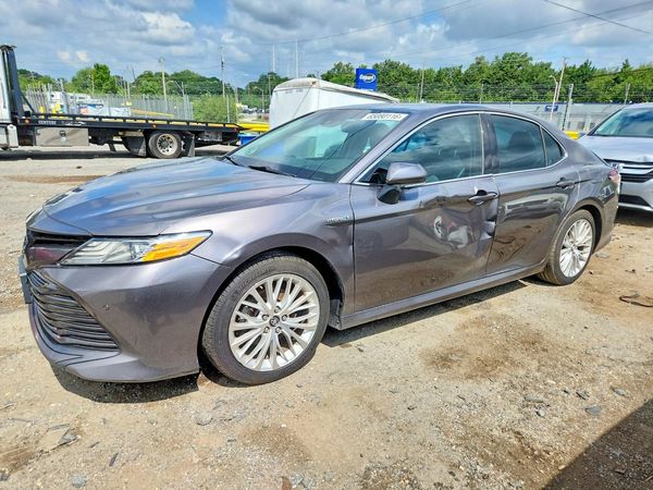 2019 TOYOTA CAMRY SE/XLE Hybrid