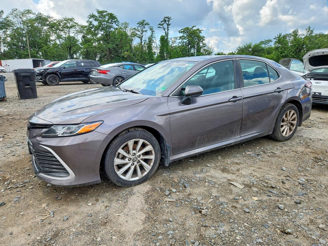 2023 TOYOTA CAMRY LE — Front 3/4