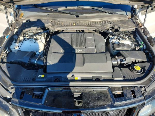 2017 LAND ROVER RANGEROVER SVR — Engine bay