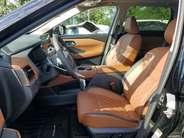 2026 NISSAN ROGUE Platinum — DENT