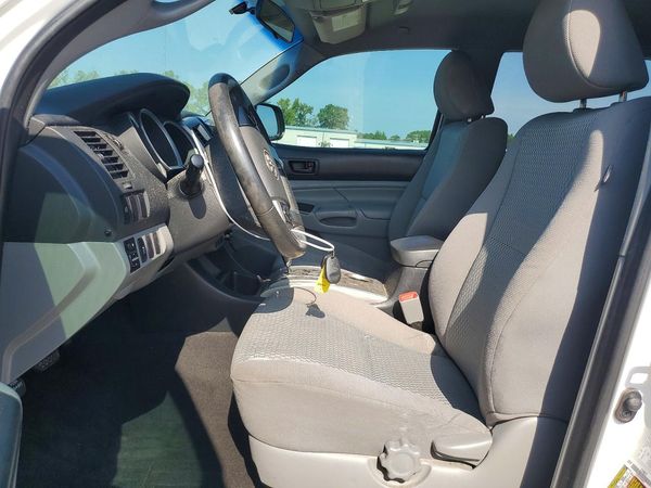 2014 TOYOTA TACOMA Delux Grade