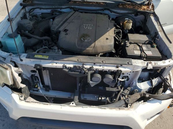 2014 TOYOTA TACOMA Delux Grade