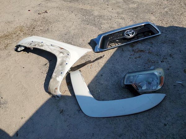 2014 TOYOTA TACOMA Delux Grade
