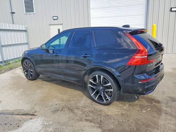 2023 VOLVO XC60 Ultimate Dark