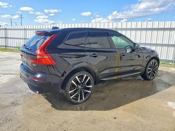2023 VOLVO XC60 Ultimate Dark