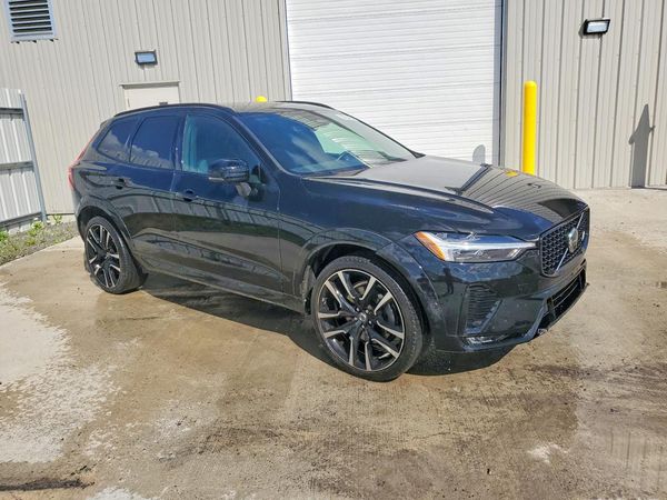 2023 VOLVO XC60 Ultimate Dark